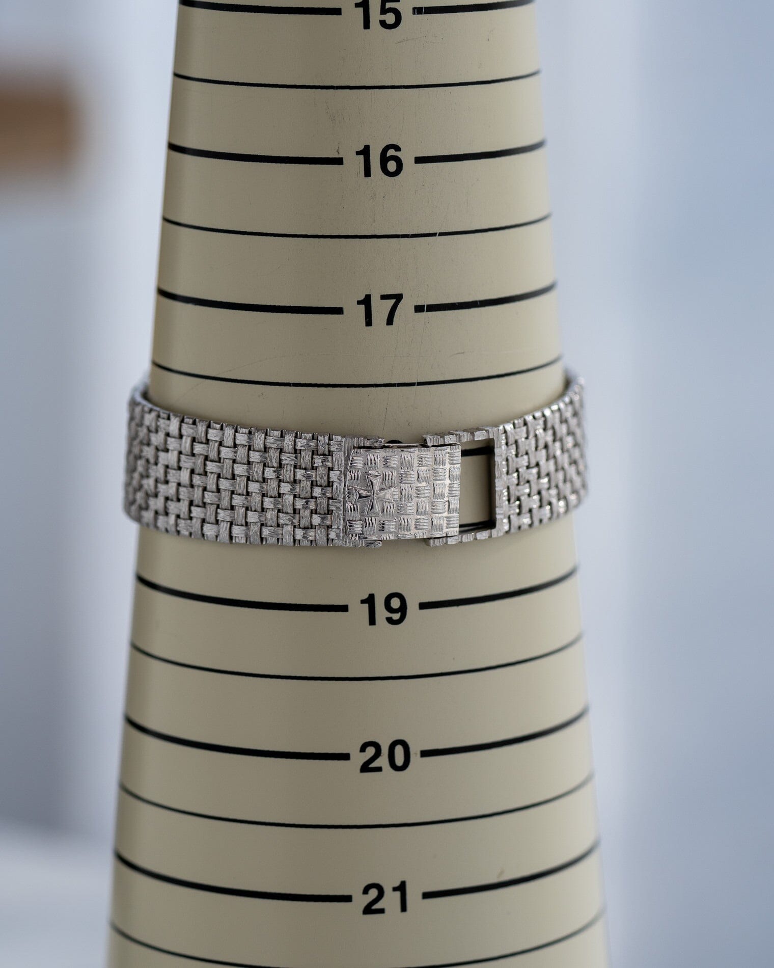 Vacheron Constantin メッシュドール 7943 WG ブルーダイアル "NOS" Watch VACHERON CONSTANTIN