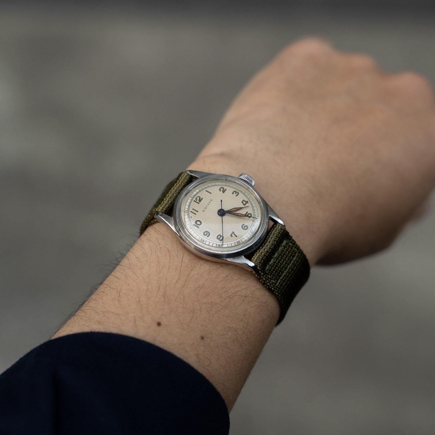 RACINE (GALLET) Military-Style Round 1940s - Arbitro