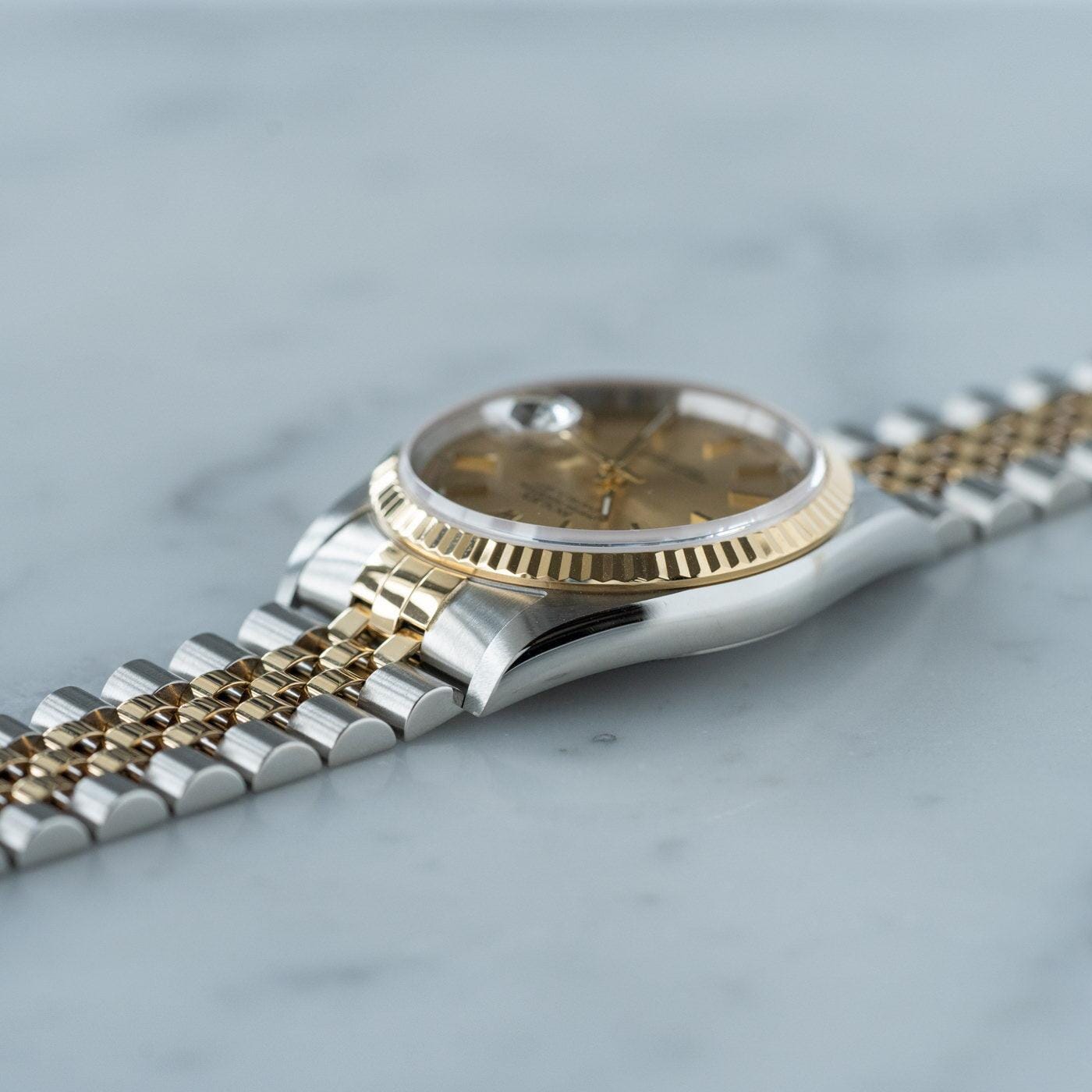 ROLEX Oyster Perpetual Datejust 16233 Champagne - Arbitro