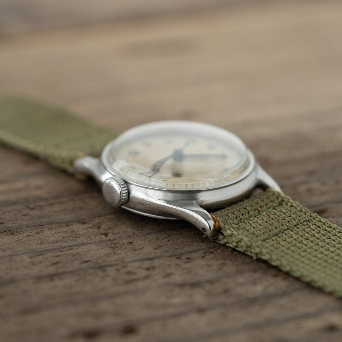 RACINE (GALLET) Military-Style Round 1940s - Arbitro