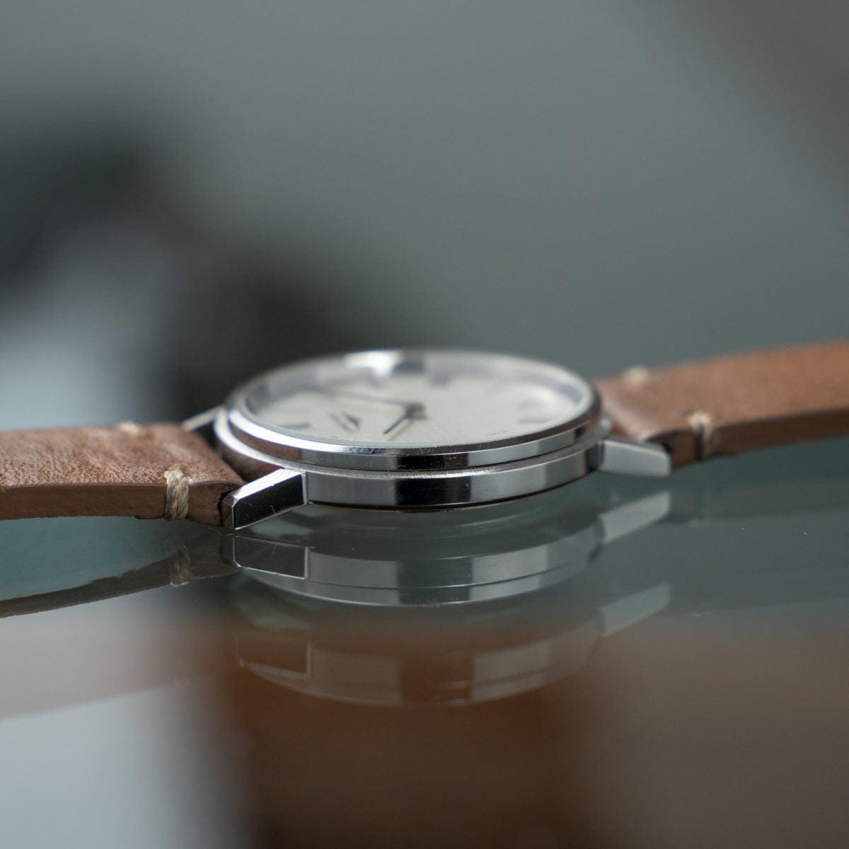 LONGINES Round Roman Linen Dial 1970s - Arbitro