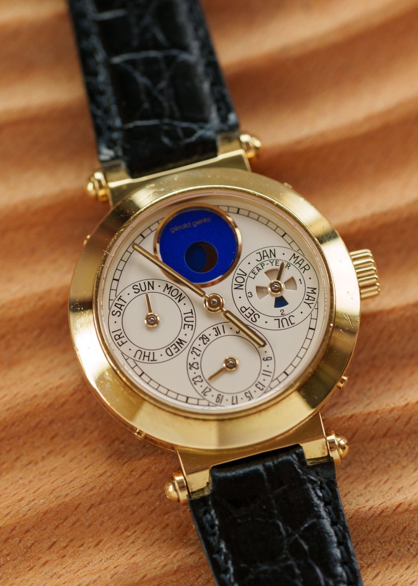 Gerald Genta パーペチュアルカレンダー "La 19" G3144.7 YG Watch GERALD GENTA 